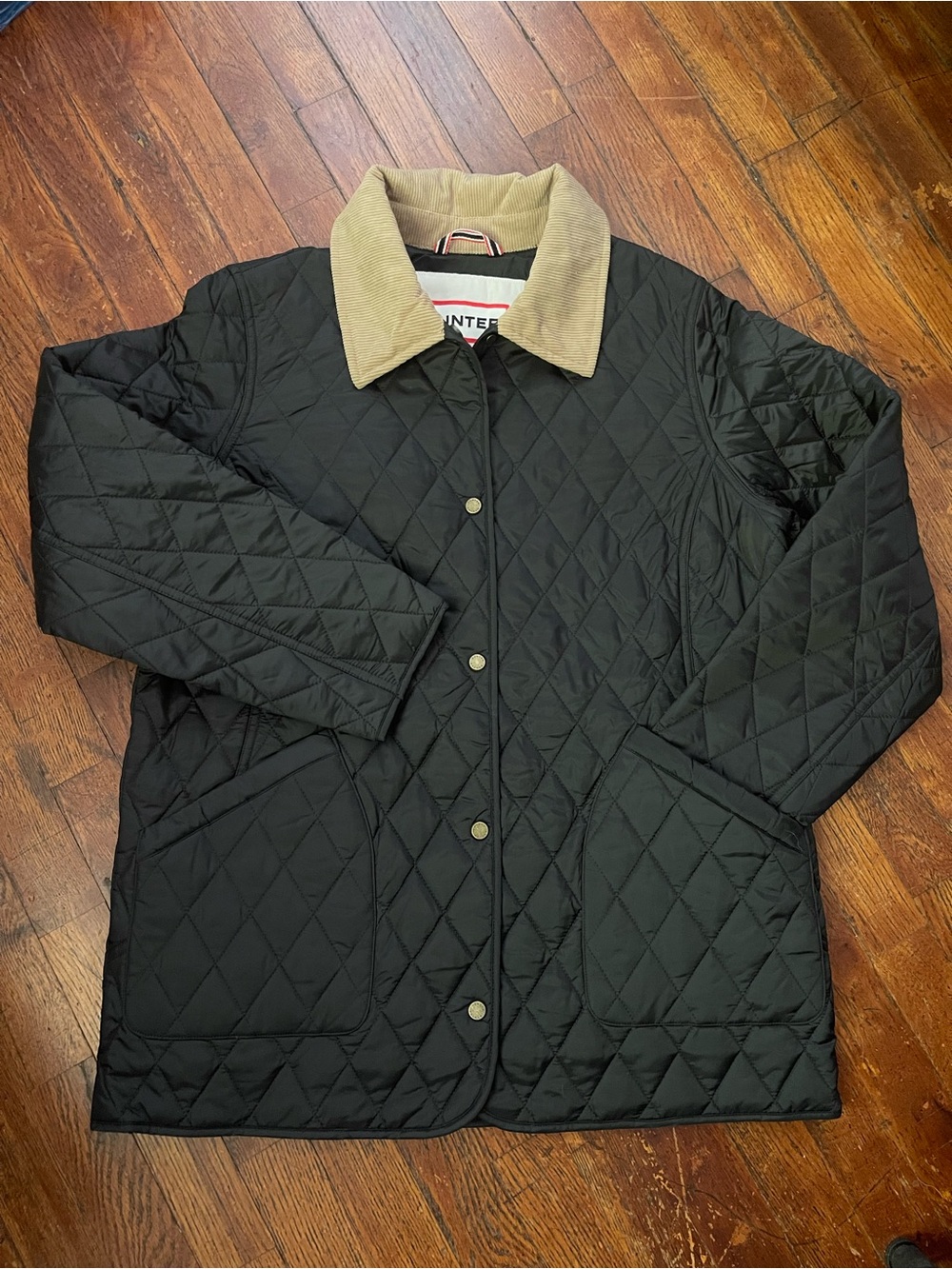 Hunter Quilted Black Lightweight Jacket with Tan Corduroy Collar